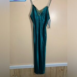 NEW Vintage Val-Mode Lingerie Emerald Green Strappy Nightgown Floral Size Small